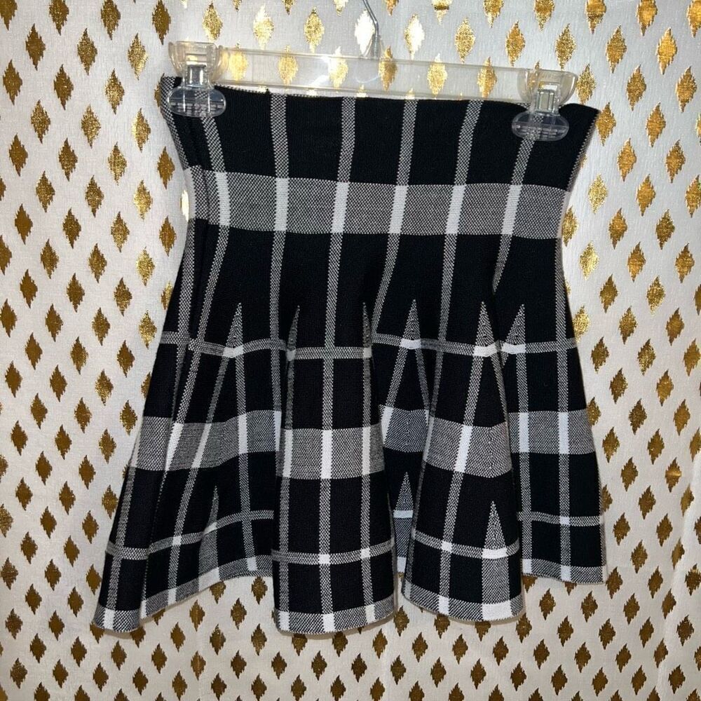 Soho girls thick stretchy sweater skirt b&w plaid size M